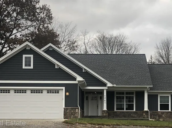 12500 Hill Rd, Goodrich, MI 48438