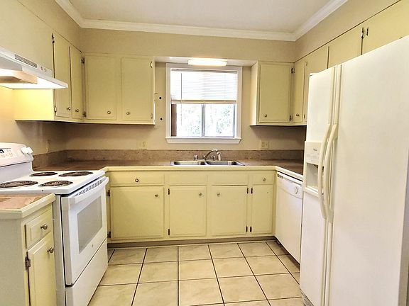 5th image of 4205 Yosemite Dr