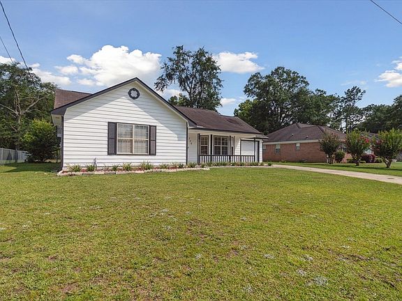 3rd image of 756 Robin Hood Dr