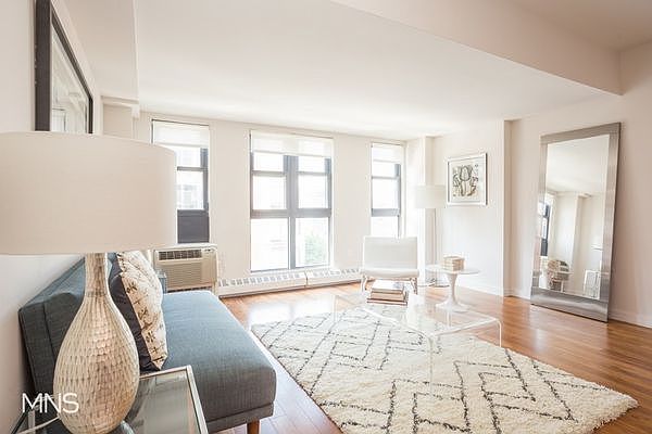 1st image of 27 Albany Ave APT 701