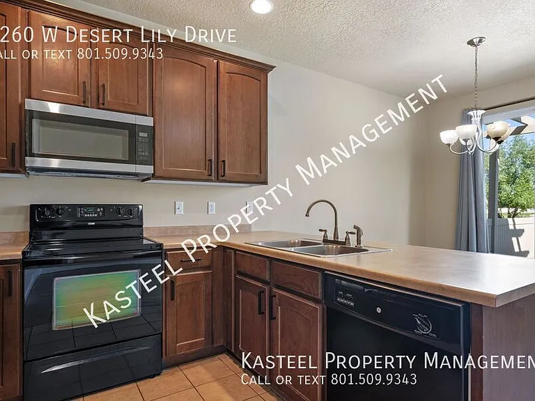 3260 W Desert Lily Dr — Photo 7