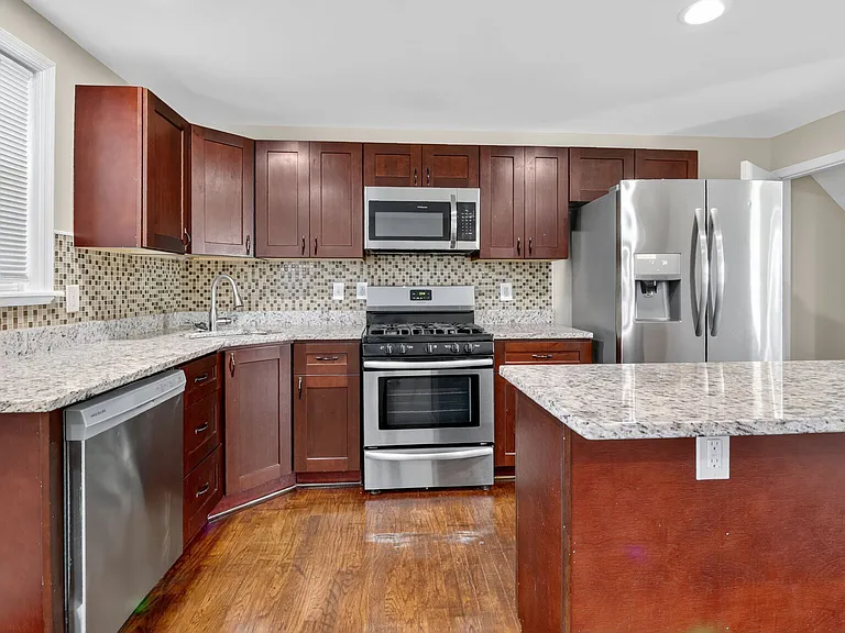 3814 Erdman Ave — Photo 6