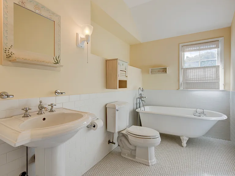 55 Cliff Rd — Photo 8