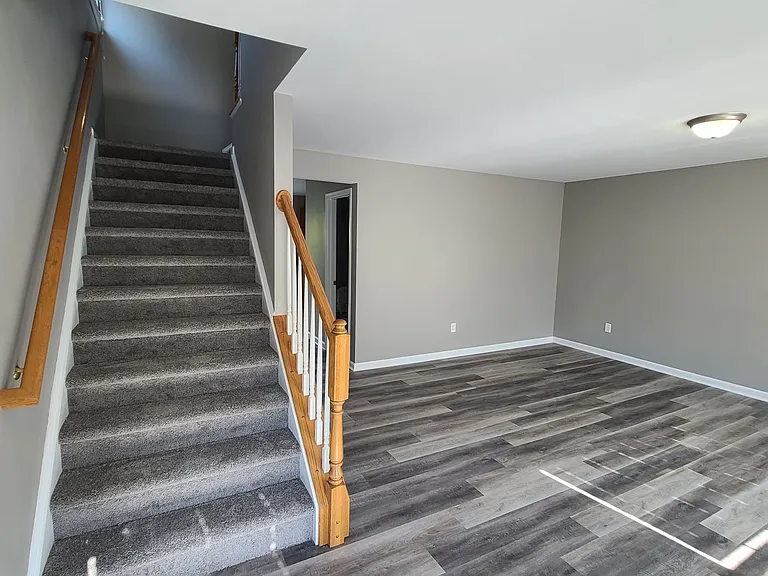 230 Crown Ct — Photo 22