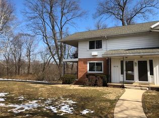 930 Woodward Dr, Reading, PA 19601
