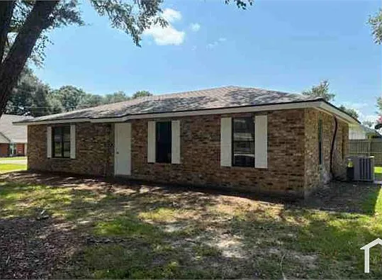 3 bed, 1200 sqft, $1,250 — Photo 3