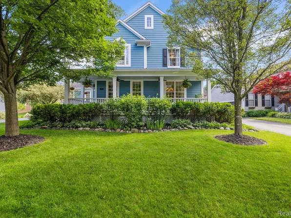 6091 Village Ct, Clarkston, MI 48346