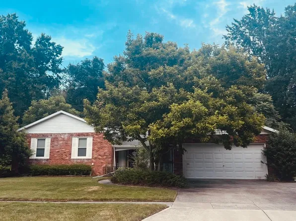 3440 Sun Valley Dr, Saginaw, MI 48601
