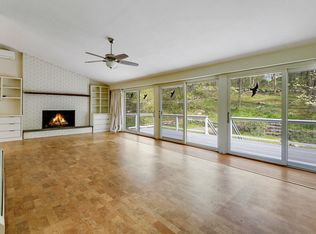 102 Colonial Rd, Guilford, CT 06437