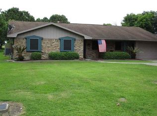 7156 Howe St, Groves, TX 77619