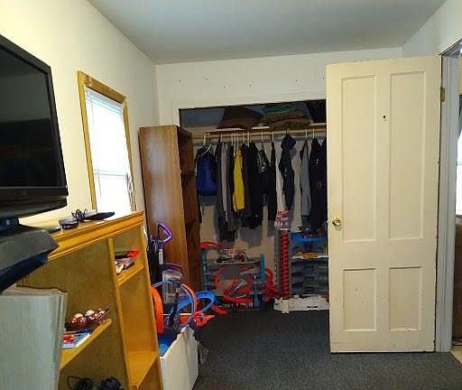 5th image of 129 Vandalia St
