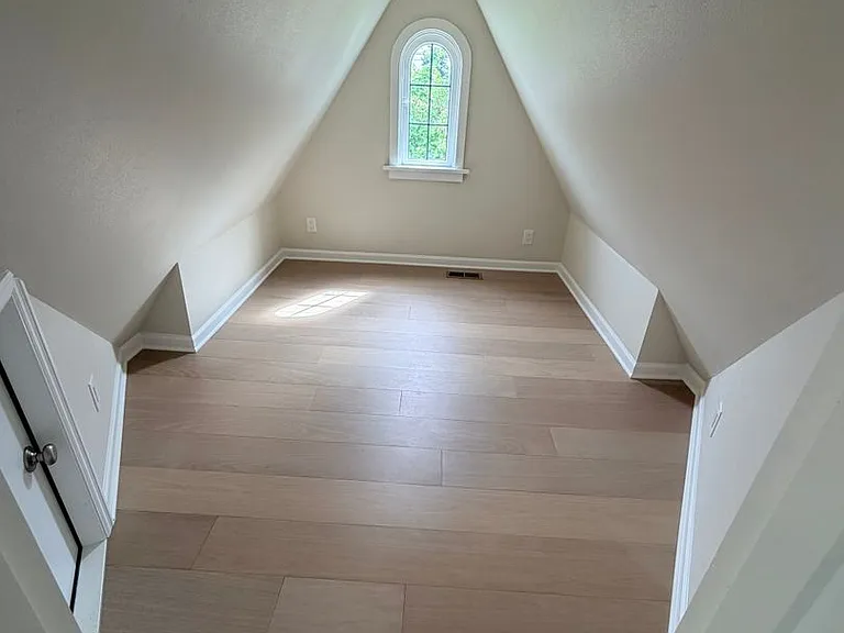 7607 N Interstate Ave — Photo 17