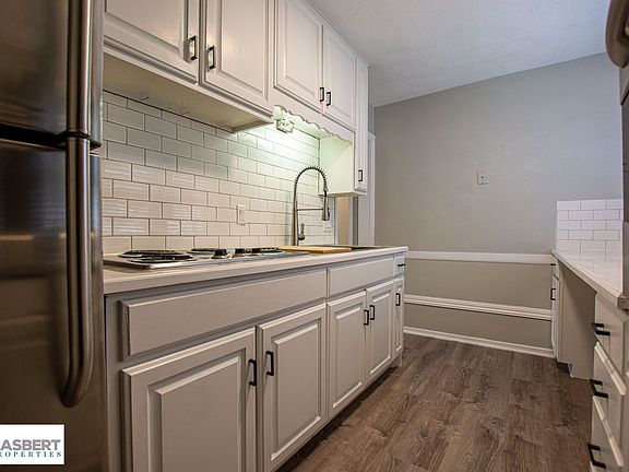 3rd image of 4923 Cass St APT 2