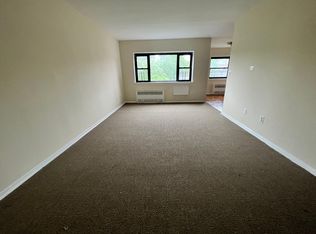 691 Bronx River Rd #4L, Yonkers, NY 10704