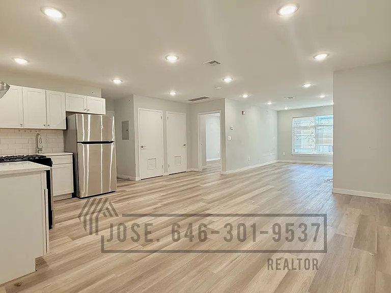 204 Rosa Parks Blvd #189 — Photo 10