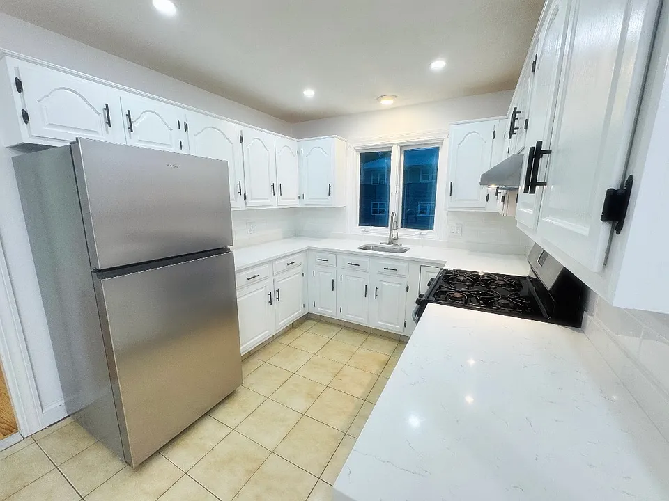 129 Dana Ave #1