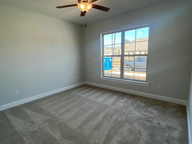 1041 Lakehaven Dr — Photo 11