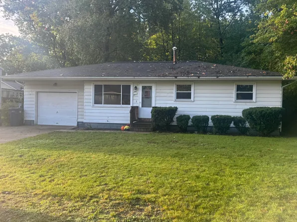 111 W Oak St, Fruitport, MI 49415