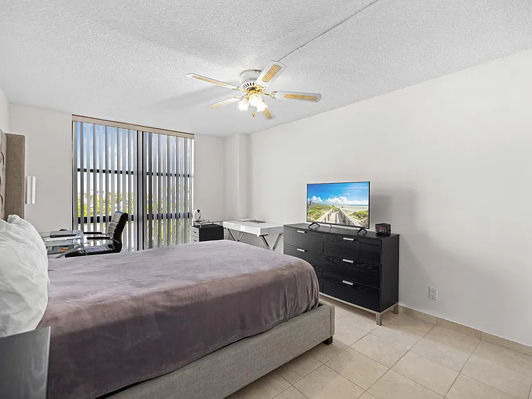 3031 N Ocean Blvd #507 — Photo 13