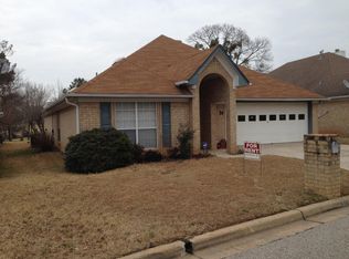 30 Oak Creek Ridge Dr, Longview, TX 75605