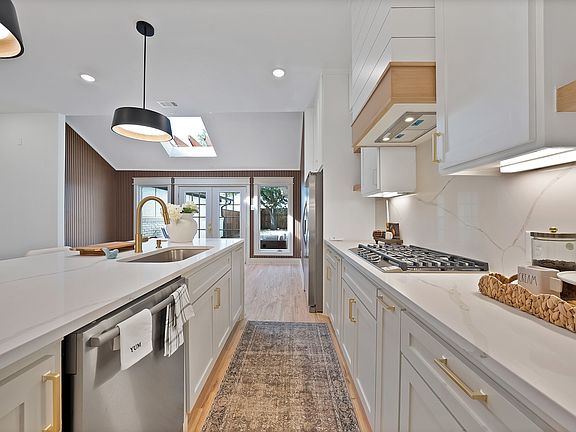 5th image of 9743 Burney Dr