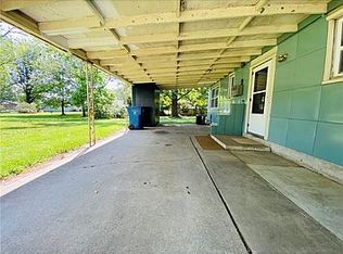 1007 E South Ave, Olney, IL 62450