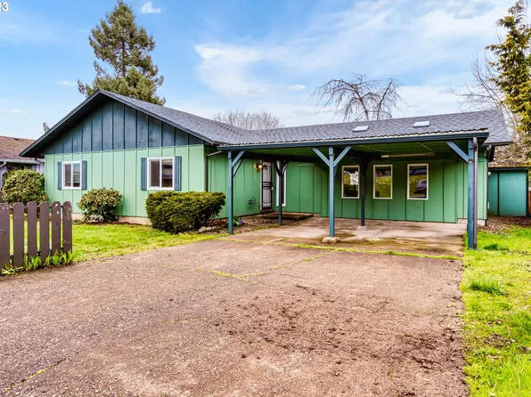 1363 S 8th St, Cottage Grove, OR 97424
