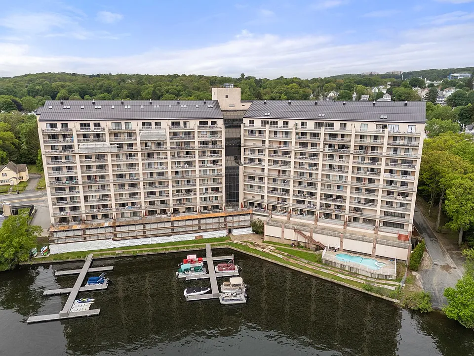 65 Lake Ave #1003