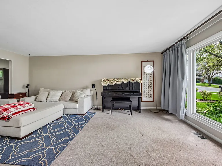 1111 Sara Ln — Photo 42