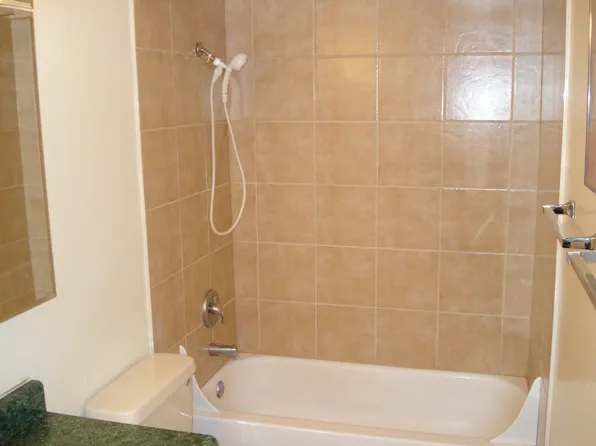 8306 Woodland Dr APT F, Darien, IL 60561