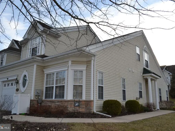 54 Dresner Cir, Upper Chichester, PA 19061