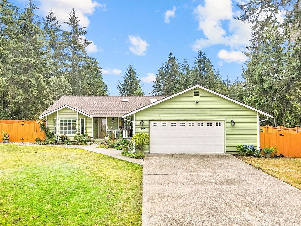 1st image of 422 Basswood Court SE