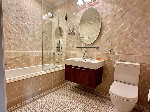 5th image of 190 Saint Marks Ave APT 1