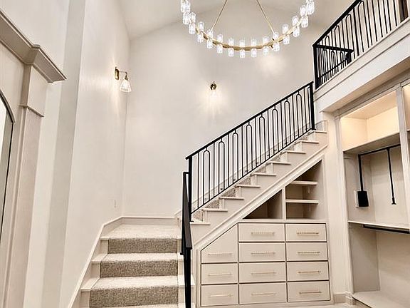 2nd image of 4700 Rustic Trails