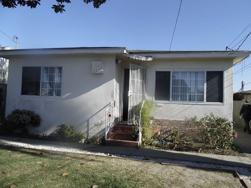 1st image of 11118 Doty Ave