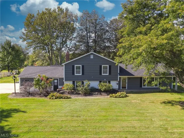 11508 Willow Hill Dr, Chesterland, OH 44026