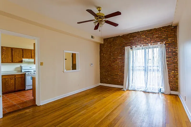 4 bed, 1900 sqft, $3,200 — Photo 4