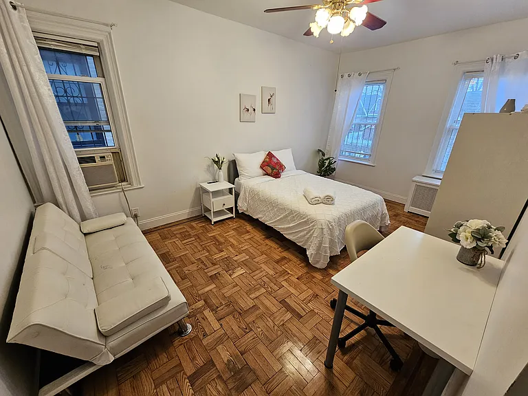 3618 Crescent St #1 — Photo 8