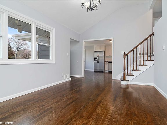 3rd image of 38 Newtown Ave