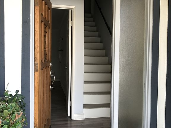 3rd image of 2559 Elden Ave #1