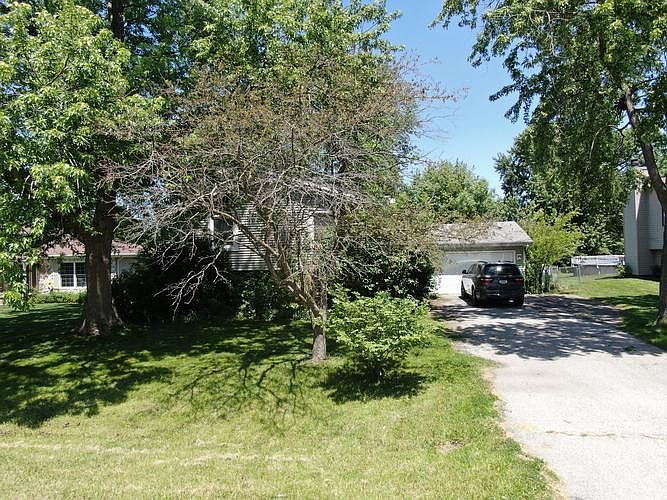 1st image of 4214 Glen Oaks Dr