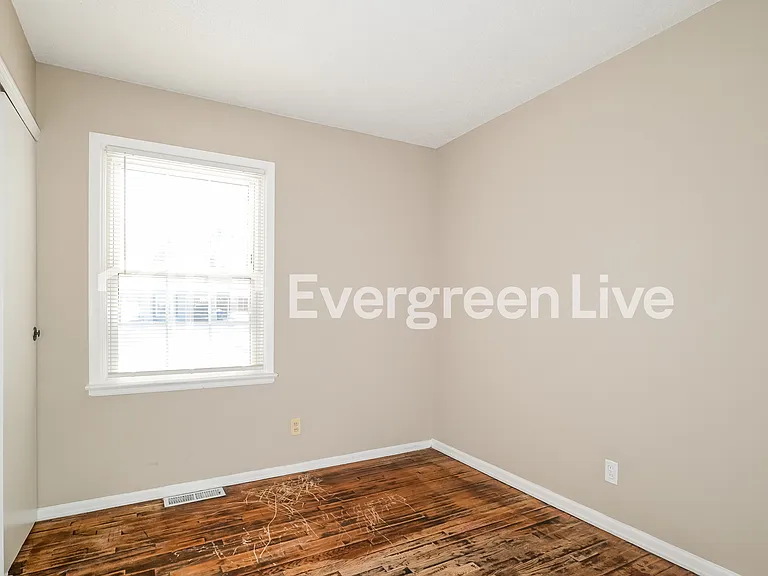 1535 Redman Blvd — Photo 10