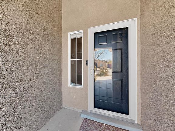 3rd image of 425 Paseo Vista Loop NE