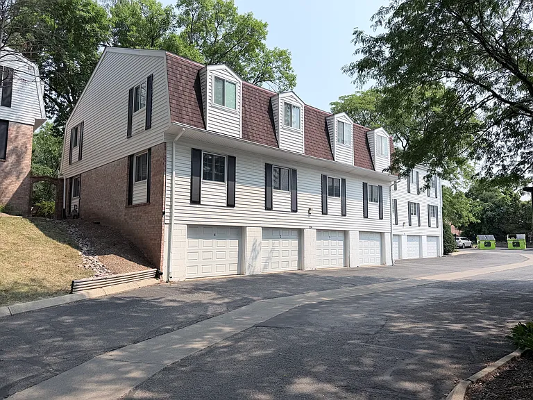 Stone Ridge Apartments — Photo 23