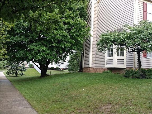 2nd image of 900 Highridge Ct