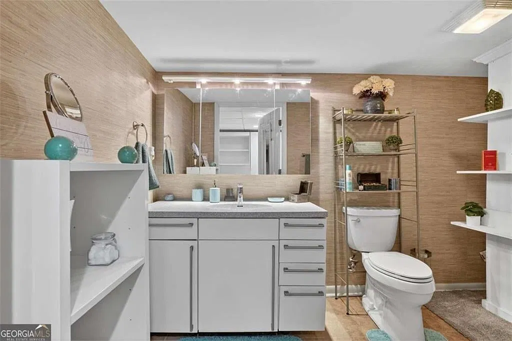 1 bed, 1.5 bath, 2912 sqft, $1,350 — Photo 3