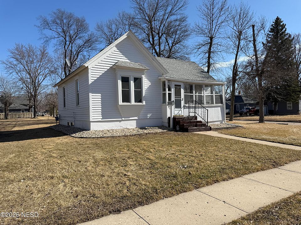 1st image of 521 S 4th St