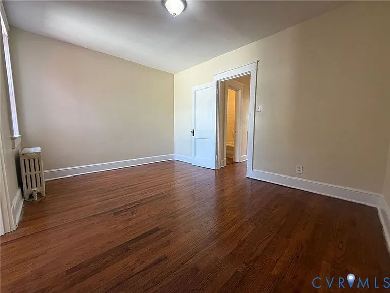 1003 Bank St — Photo 12