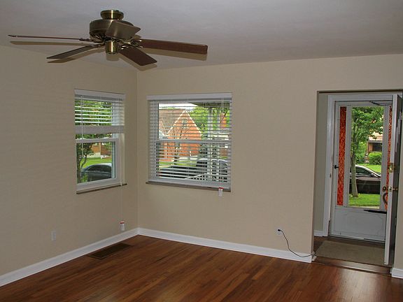 3rd image of 2946 W Tower Ave