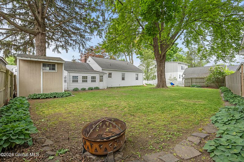 4th image of 15 Avon Place